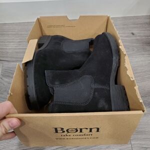 Born Womens 7.5 Black Leather Suede Chelsea Boots